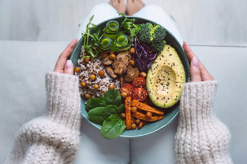 વિગન ડાયેટ (Vegan Diet) શું છે? શું તે સ્વાસ્થ્ય માટે ફાયદાકારક છે?